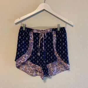 Xhilaration dolphin hem shorts size medium